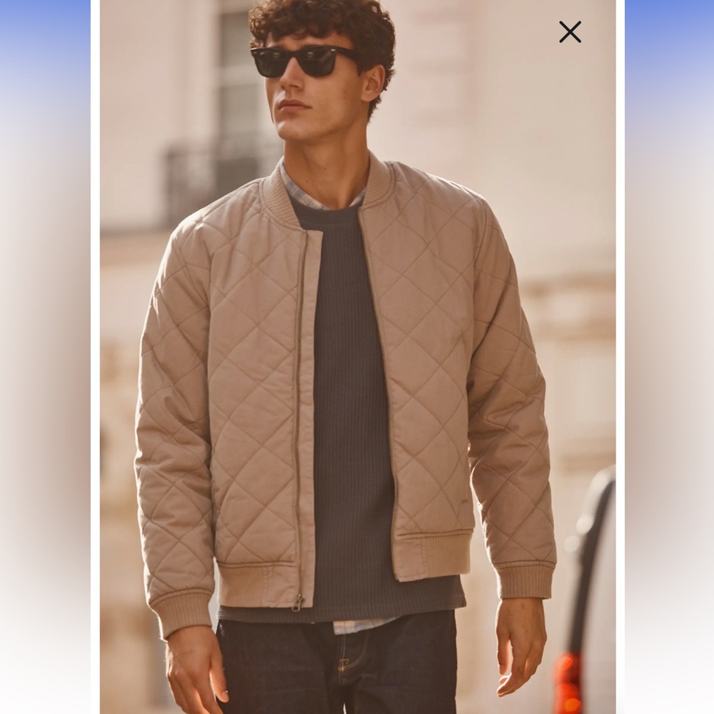 NWT - Rails Peninsula Jacket
Vintage Khaki - Quilted Bomber. Size small